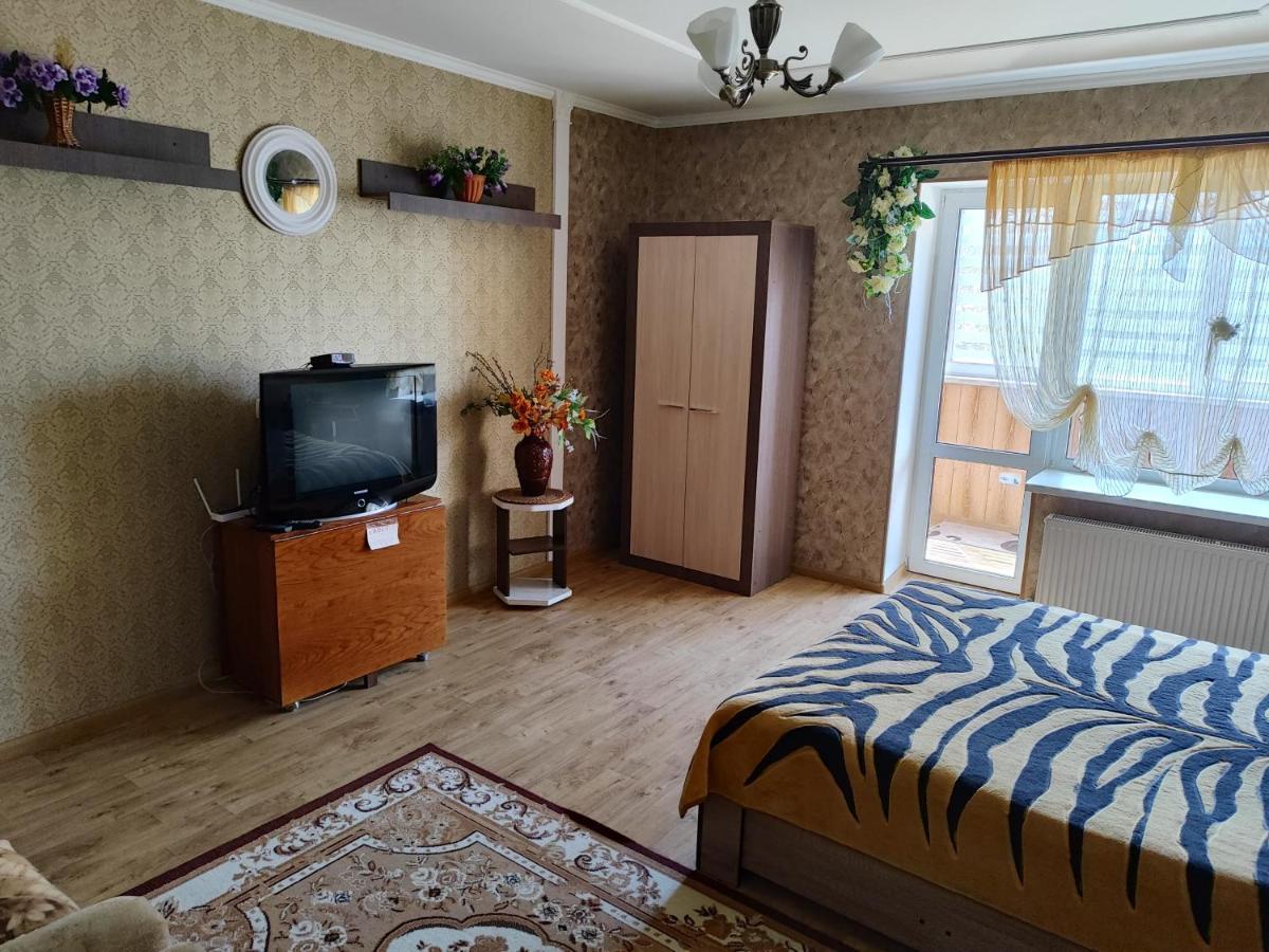 Апартаменти В Новому Будинку В Самому Центрi Khmelʼnytsʼkyy Exterior foto